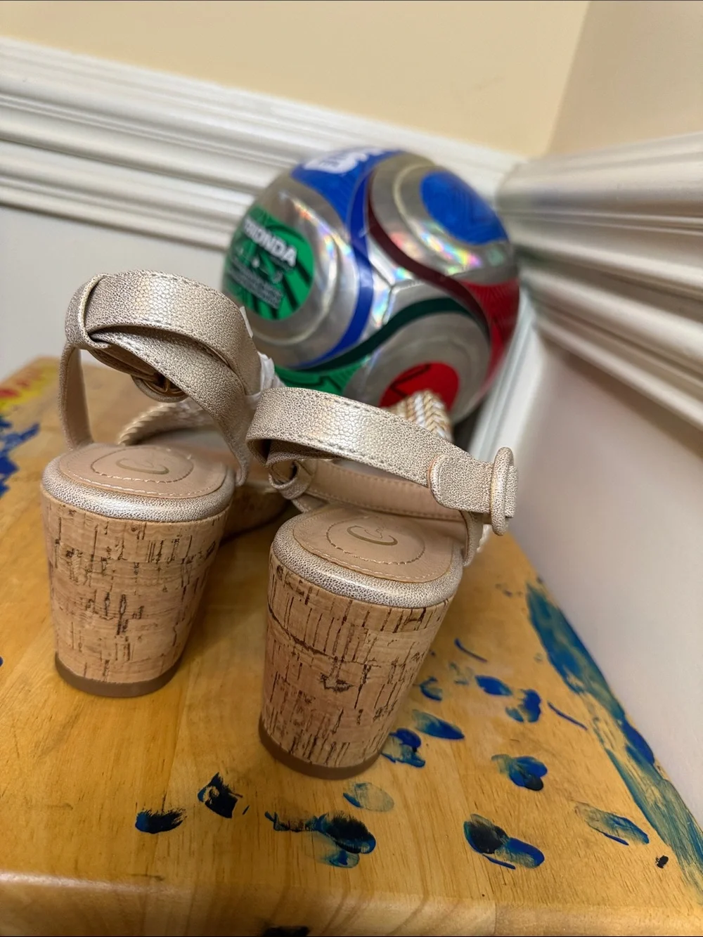 Comfort EST. 1946 Women's Size 9.5 Gold Metallic Knotted Rope Cork Wedge Sandals